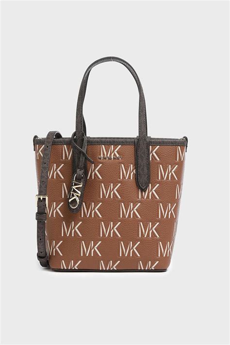 michael kors çanta bayan|Michael Kors çanta modelleri.